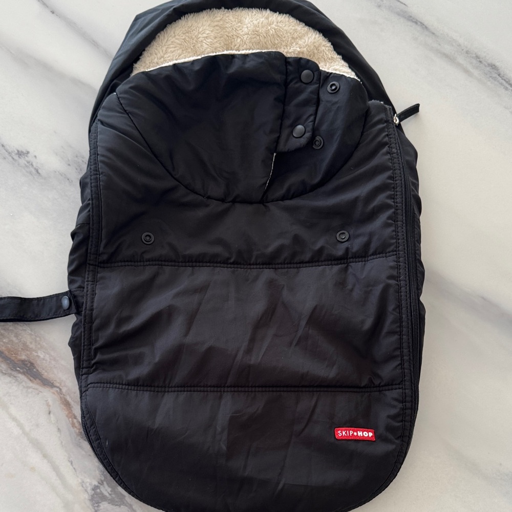 Skip Hop STROLL AND GO Black Stroller Footmuff